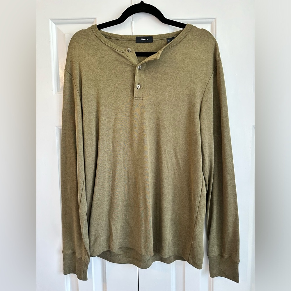 THEORY - Green Anemone Essence Henley Size Medium